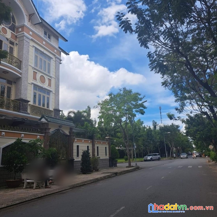 Bán nhà đường số tân phong, 4 lầu, chỉ 16 tỷ, xe hơi đậu trong nhà