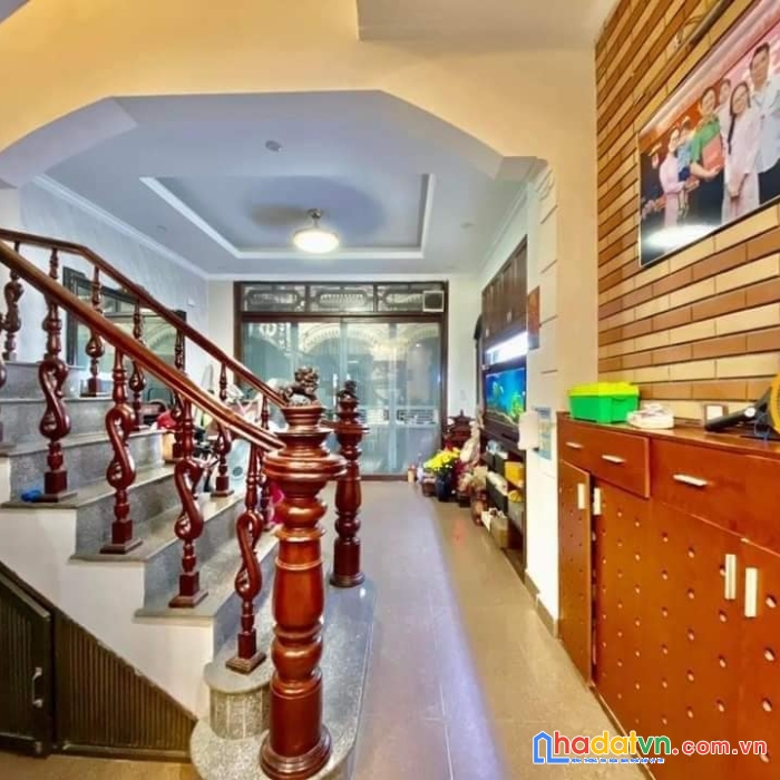 Bán nhà cầu giấy-gần chợ-gần hồ-nhà đẹp-gần oto-3 tỷ