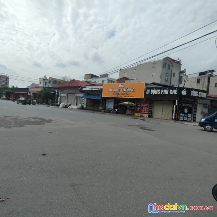 Ngay ngã  tư  khu phố phù phê  thành phố từ sơn cần bán gấp lấy tiền trả nợ diện tích 120 m mặt