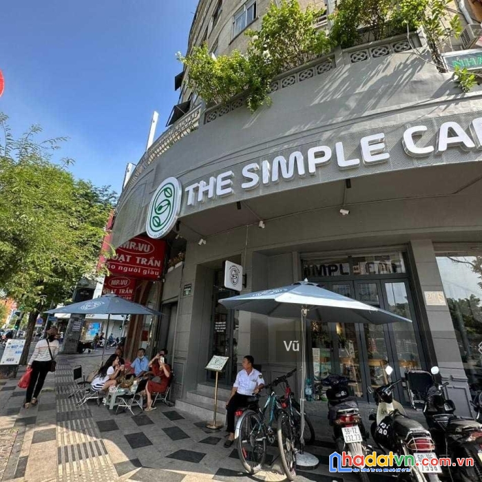 Bán 968m2 nhà 2 mặt tiền  đường lê lai và tôn thất tùng, p bến thành, q1