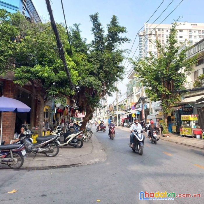 Nhỉnh 100tr/m2, nhà trung tâm tân phú, 4 tầng, vào ở ngay.