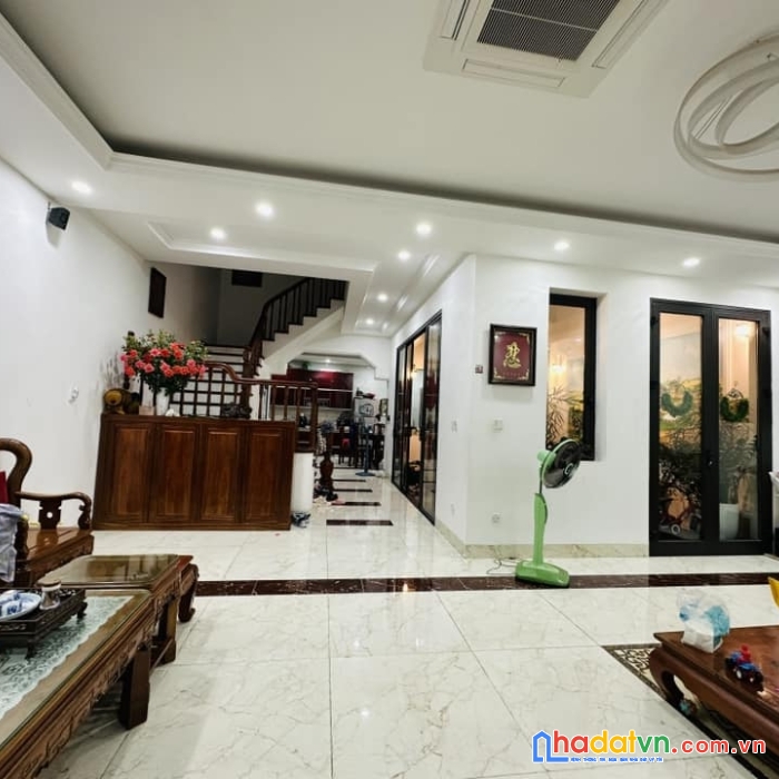 Biệt thự châu âu, hoàng quốc việt, 138m2 nội thất nhập khẩu, 15 tỷ