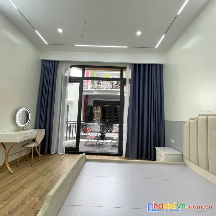 Cực hiếm, bán nhà dưới 6 tỷ, bán nhà xuân phương, nam từ liêm 100m, ô tô, chỉ 5,x tỷ