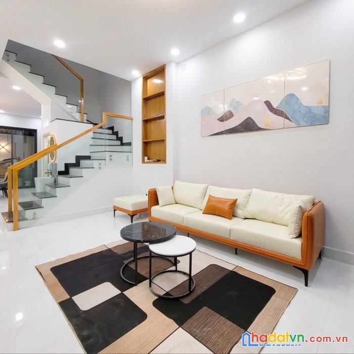 Bán gấp nhà, hxt, 100m2, 4t, hà huy giáp, q12, chỉ 8 tỷ 800tr.