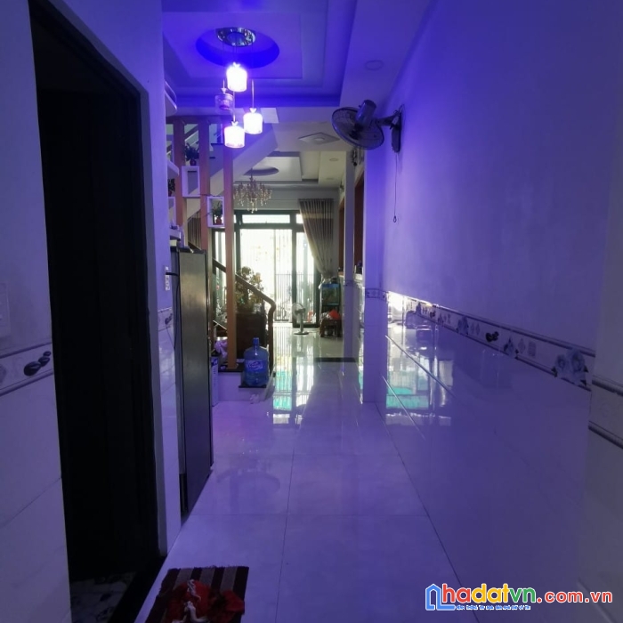 Ulatroi nhà mt xe hơi hiệp thành, q12, nhỉnh 5ty, xem là mua
