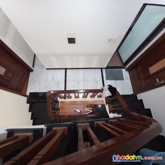 Bán nhà 3 tầng mặt phố minh khai,, mặt tiền 10m. diện tích 188m. 57 tỷ có thương lượng