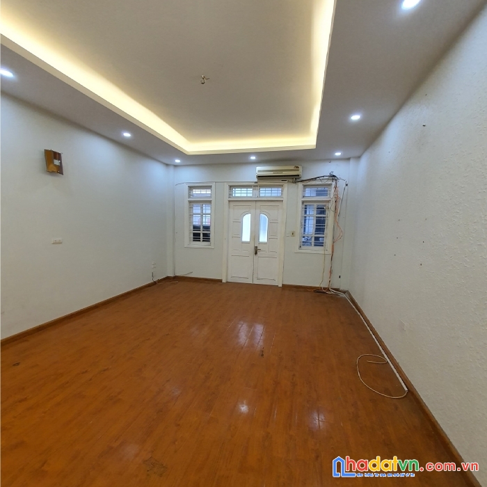 Bán nhà lạc trung. 37m x 5 tầng.  3.65 tỷ có giảm nữa - thương lượng chính chủ