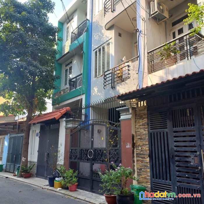 Nhà đẹp, 3 tầng, tặng nội thất, sát tân bình, giá rẻ.