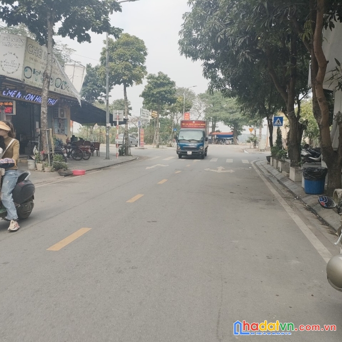 Siêu phẩm  đô thị  đường 3  ô tô phóng  vỉa hè đá bóng kinh doanh buôn bán đỉnh   hàng chính chủ -