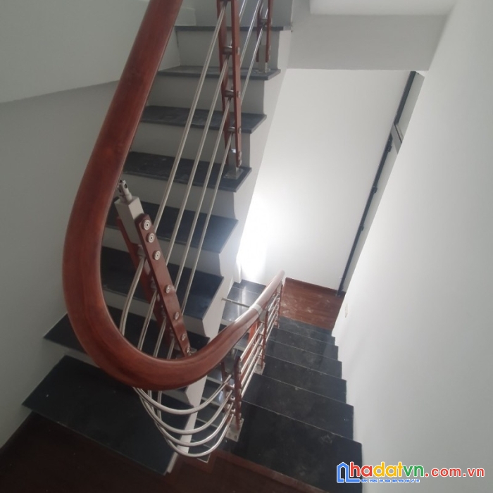 Bán nhà đê trần khát chân hai bà trưng 40 m2 x 5 tầng mt 3.5m giá 4.48 tỷ