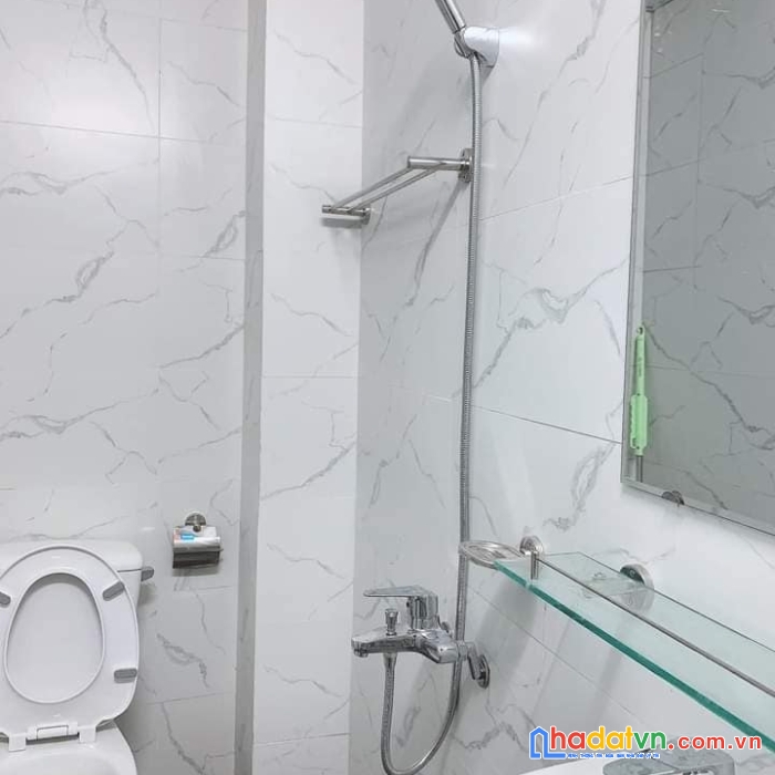 Bán nhà minh khai hai bà trưng 14m2 x 3tầng, mt 3.3m giá 2.4 tỷ oto