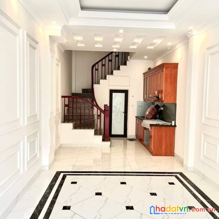 Long biên- ngọc thụy- oto matiz qua cửa - nhà đẹp full nội thất chỉ nhỉnh 3 tỷ.
dt40m 4t mt 5m.