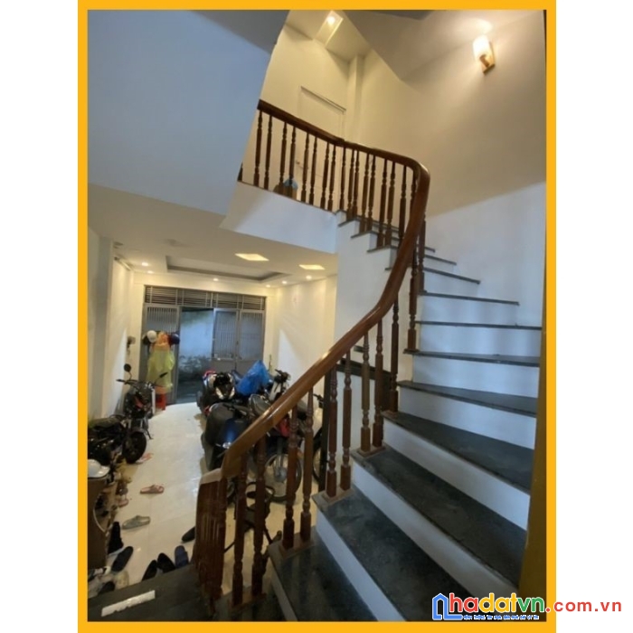 Cho thuê dòng tiền gần 300tr/năm, triều khúc bán gấp, dt41m2 x 5 tầng, giá 3.8 tỷ.