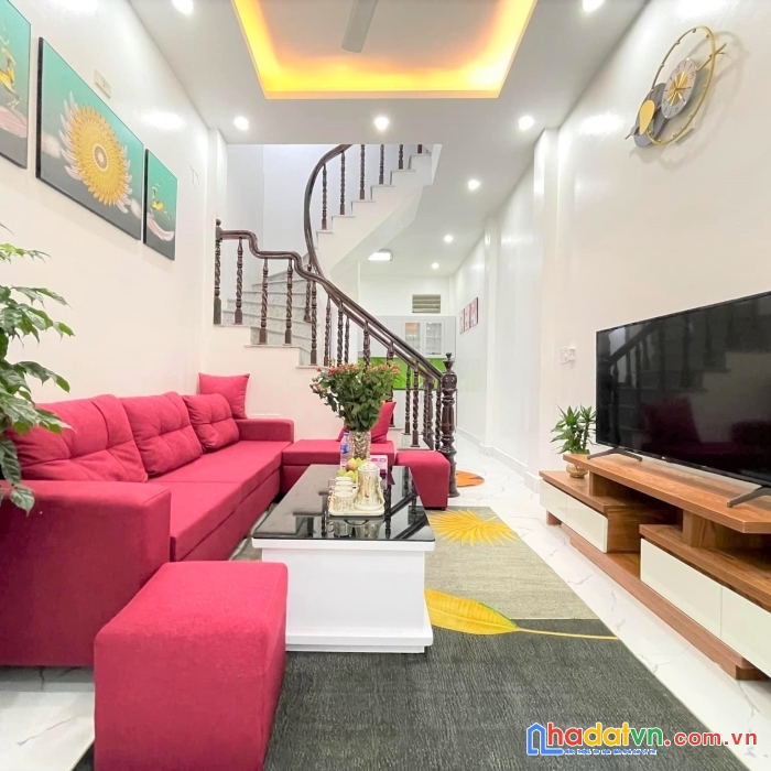Bán nhà hồng mai, hai bà trưng 35m2x5, nhỉnh 3 tỷ, kd, ôtô 5m.