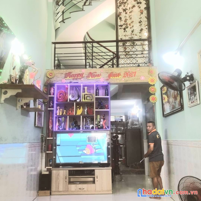 Hẻm ba gác đoàn văn bơ q4 dt 46m- 5 tầng
79 triệu m