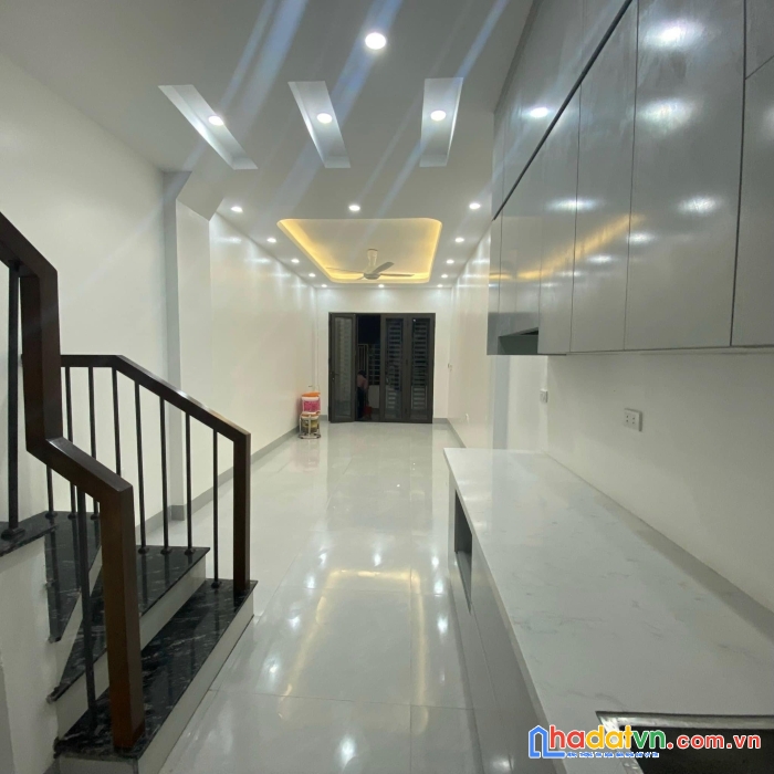 Bán nhà mới 40m, 4t, nhỉnh 1,5 tỷ, lô góc, ô tô vào nhà, đường ô tô tránh, (siêu hiếm)