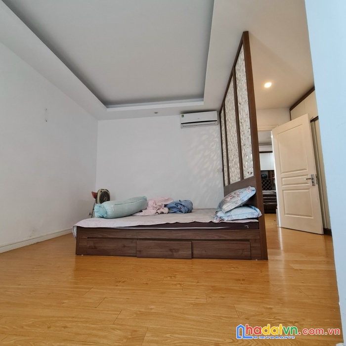 Bán gấp chung cư  3pn,2wc view hồ linh đàm diện tích 161m2