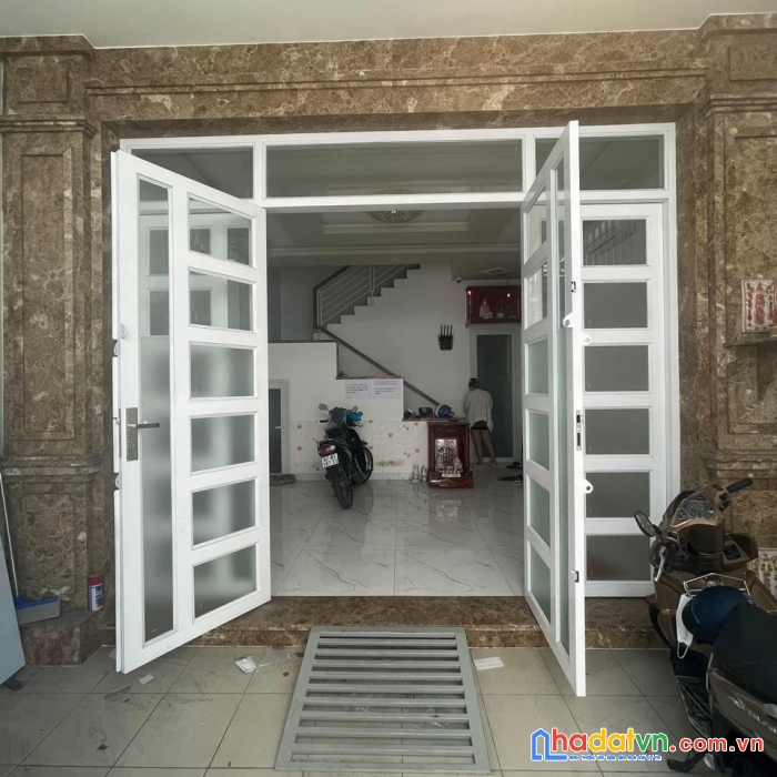 Bán nhà chdv lâm văn bền quận 7. dt 5x16.2. 4 tầng 9pn. nhỉnh 9 tỷ. shr-hoàn công-btct-thu nhập tốt