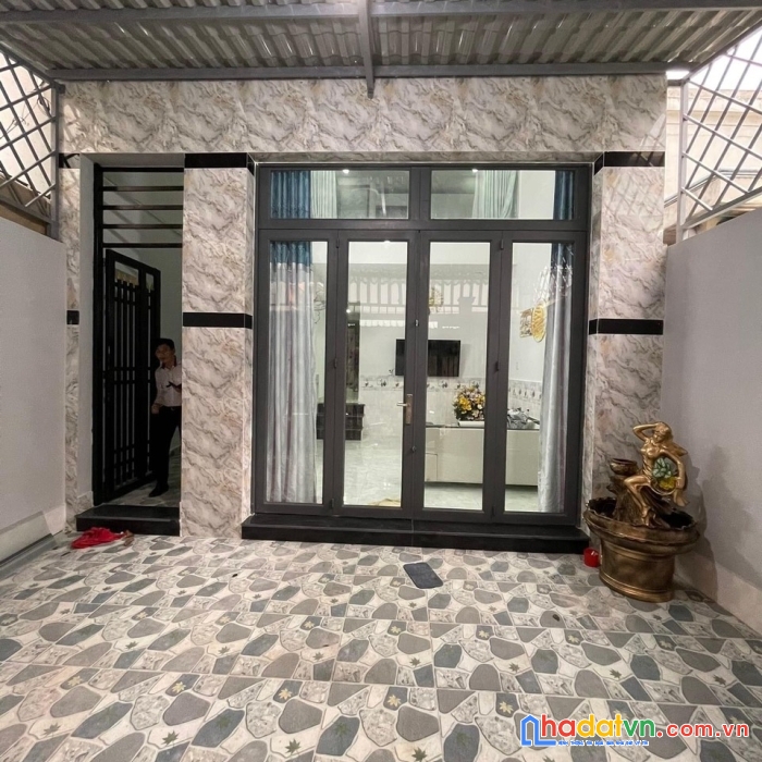Bán nhà mới ở ngay sát mt trần xuân soạn quận 7. dt 5.5x20. 3 tầng 7pn. chỉ 7 tỷ. shr-btct