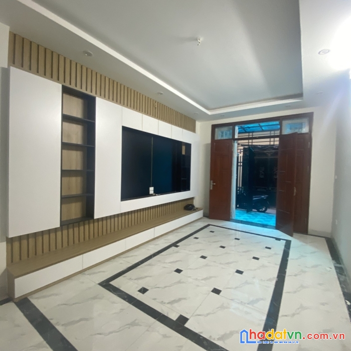 Bán gấp nhà 40m giáp bát, hoàng mai, 5t, 4pn , ô tô, kd, nhỉnh 5 tỷ.