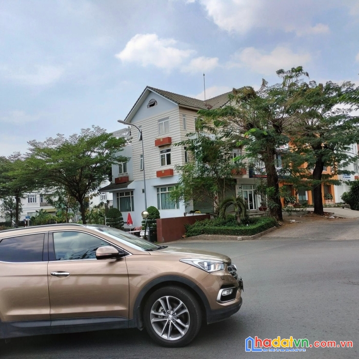 Bán nhà biệt thự cao cấp 3 mặt tiền đường, bình hưng bc, 4 tầng, ngang 16x18, 288m2, nhỉnh 40  tỷ