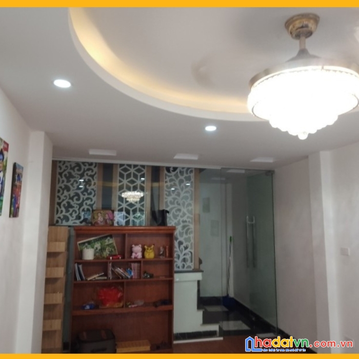 Gấp, giá nào cũng bán, nguyễn trãi cạnh royal city, dt49m2 x 6 tầng.