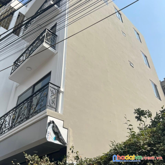 Nhà đẹp phố ỷ la q hà đông 46m x 5 tầng ngõ thông , ô tô vào nhà, kd tốt giá 5.1 tỷ