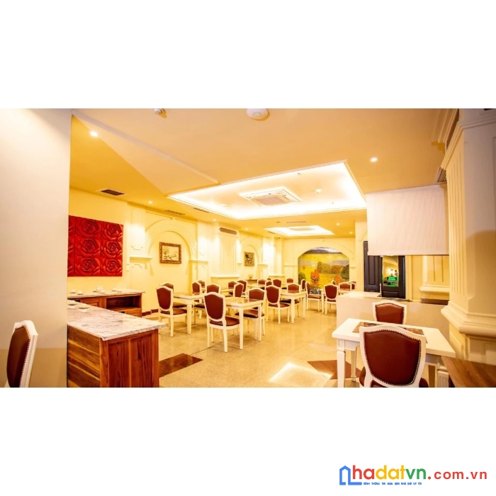 Bán khách sạn 4* mặt tiền trung tâm q1- 750 tỷ