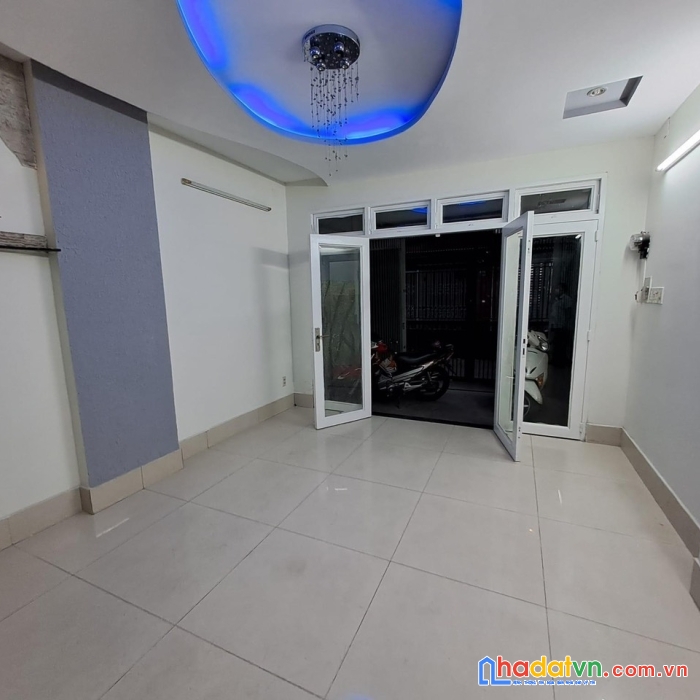 Chủ vả quá! bán nhà hxh cmt8, p13, q10, gần chợ hòa hưng, 4 tầng, 7pn, 64m2, 11.9 tỷ