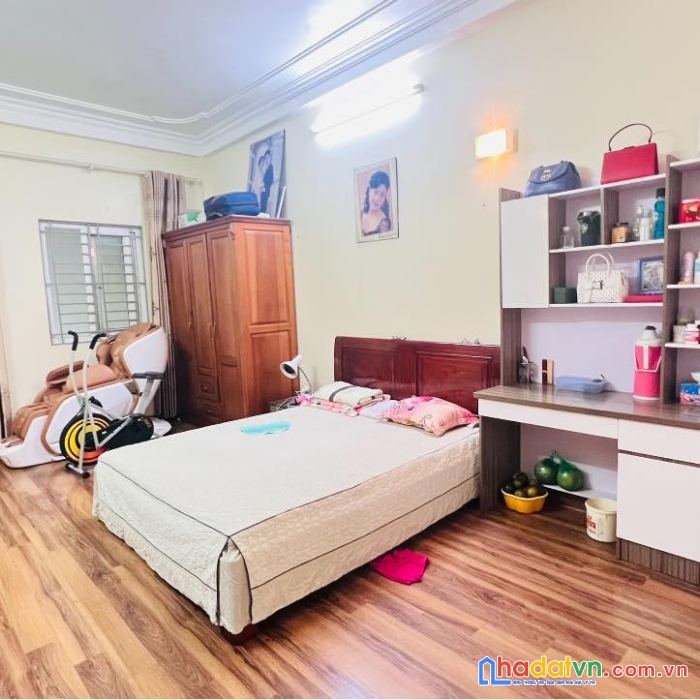Bán nhà đường láng, đống đa, hai mặt ngõ, 81m2 4t mt4.5m, giá 5.7 tỷ