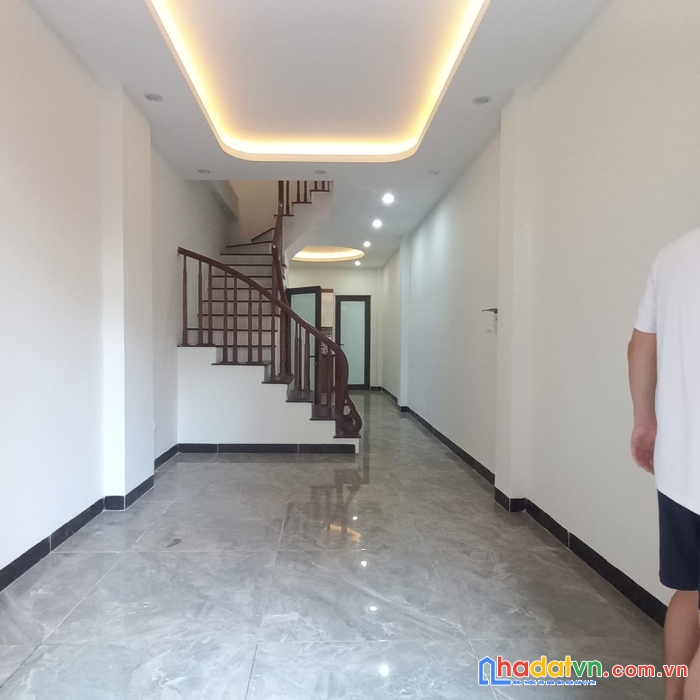 Sốc, bán nhà minh khai hai bà trưng 40mx3 nhỉnh 2 tỷ ôtô 50m