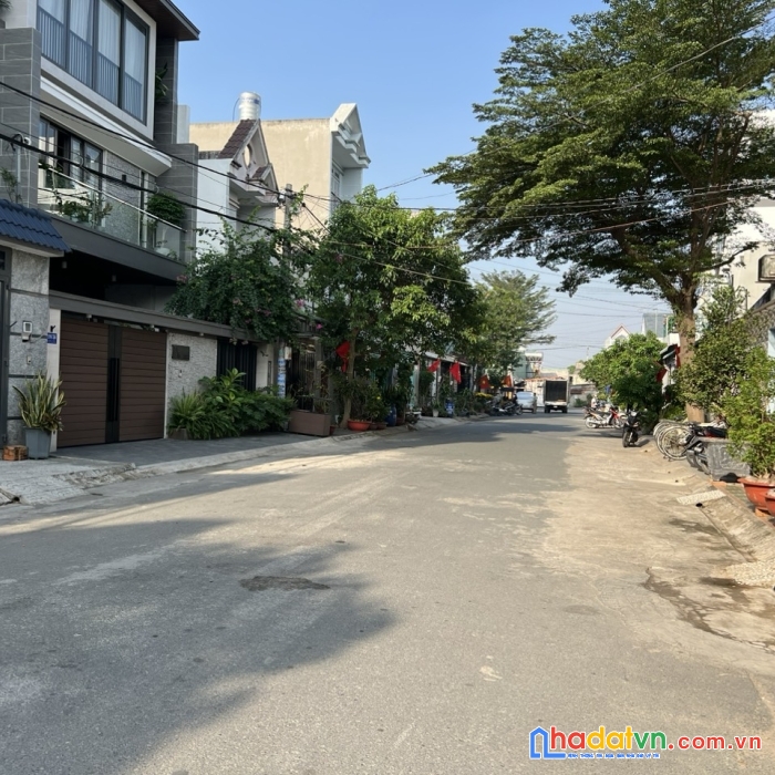 Đường 12m, ấp đông 1 thới tam thôn  hóc môn, diện tích 5x20, gía chỉ nhỉnh 5 tỷ