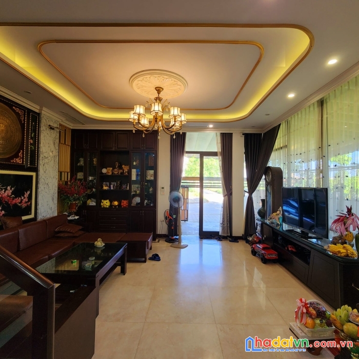 Bán nhà 3 tầng mặt phố bạch mai, vỉa hè rộng, mt 5m. diện tích 70m. 23 tỷ có thương lượng