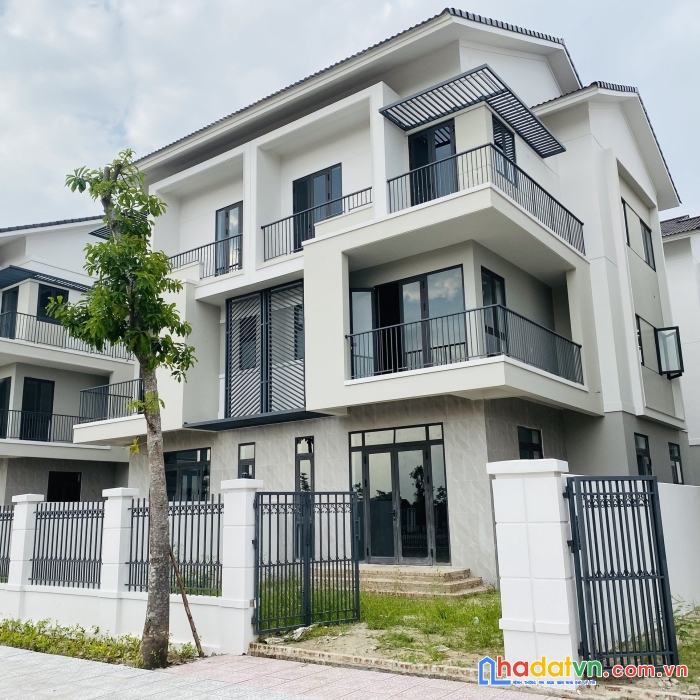 Bán nhanh biệt thự 180m2, hoàn thiện đẹp mặt ngoài. giá hạt rẻ
