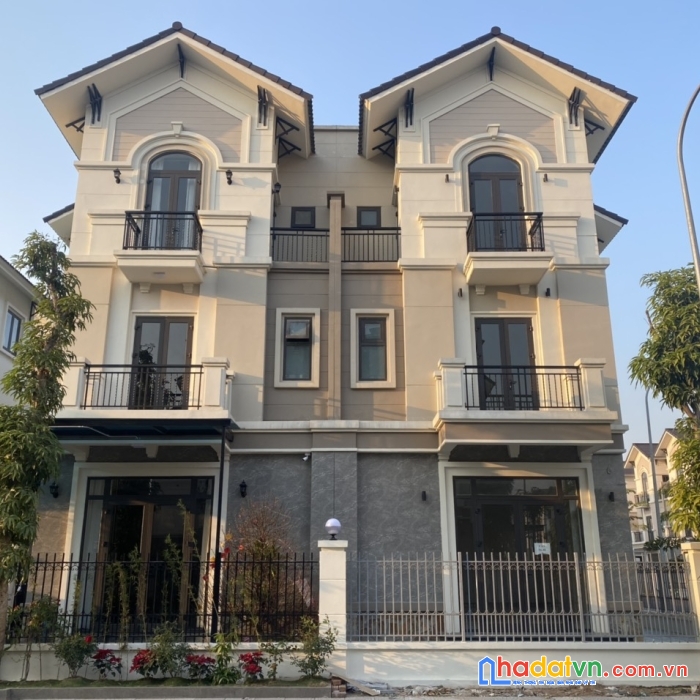 Bán biệt thự ngay công viên trung tâm giá chỉ 47tr/m2