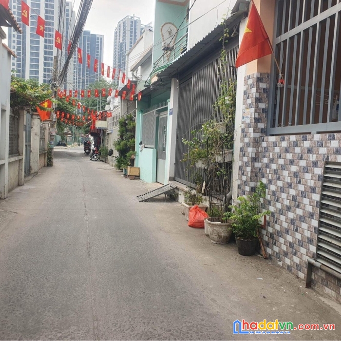 Ngộp bank bán gấp nhà huỳnh tấn phát bình thuận quận 7. dt 4x10. nhỉnh 4 tỷ. shr-hxh-full tiện ích