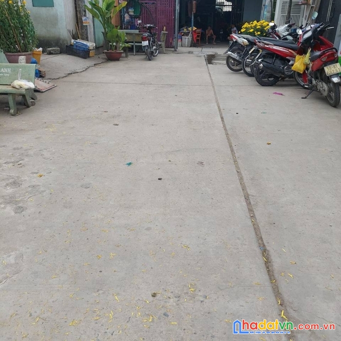 Bán nhà mới đường bình thành, 2 tầng, hẻm xe hơi, 108m2 chỉ 6.35 tỷ