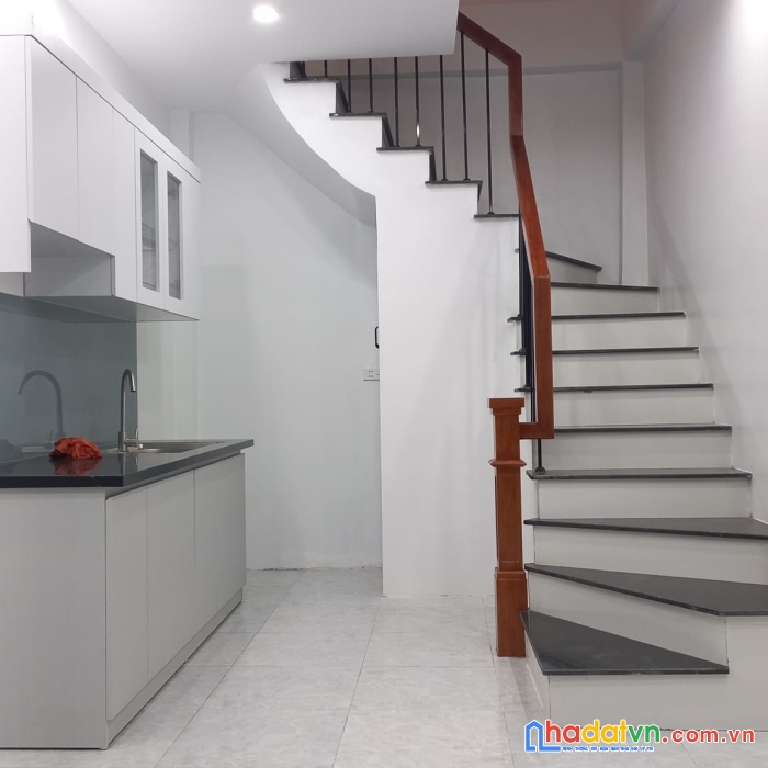 Sốc, bán nhà bạch đằng hai bà trưng 26mx5,  nhỉnh 2 tỷ.