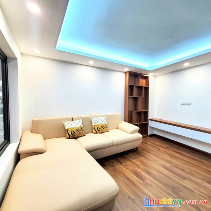 Sốc bán nhà bạch đằng  hai bà trưng 35mx5 chỉ 3 tỷ  ô tô 30m.