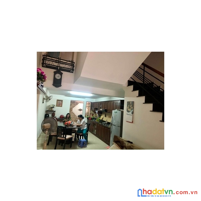 Cần bán nhà 35/2 trần văn đang, phường 6, quận 3