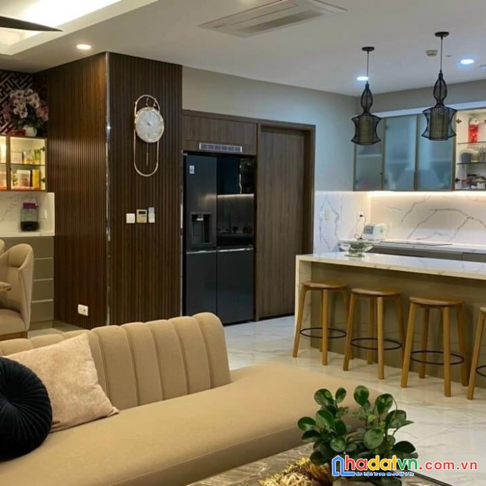 Nhà mtkd ngay sân bay, 95m2, ngang to 4.2m, 4 lầu nguyễn văn công, tiềm năng, 18 tỷ.