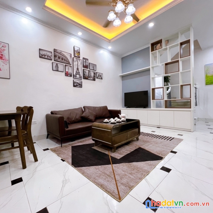 Yên lãng, đống đa, ở luôn, mặt tiền rộng, ngõ thông ba gác, 3 ngủ rộng, nhỉnh 4 tỷ