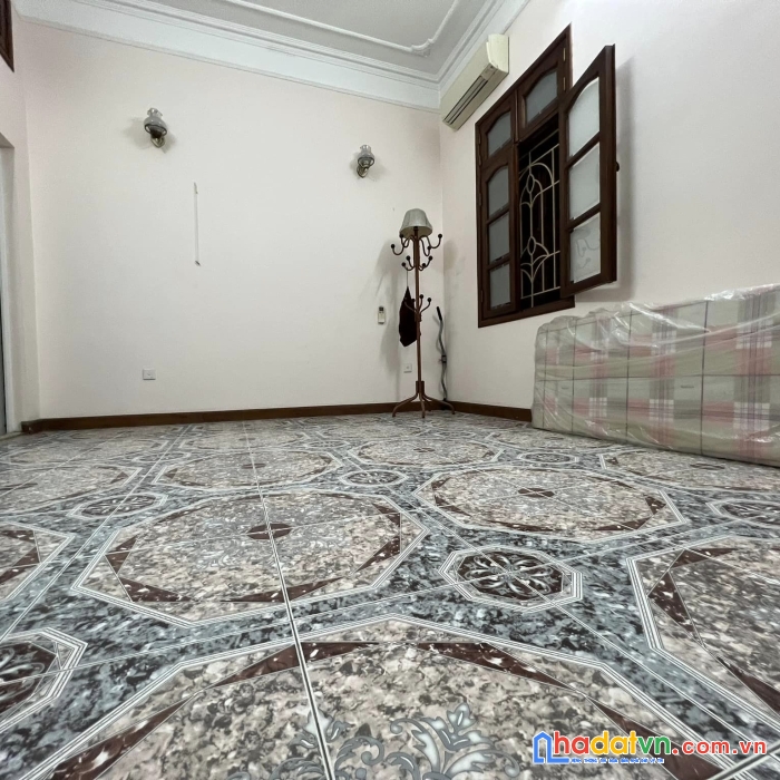 Bán nhà phố hoàng văn thái, ô tô tránh trước nhà, một bước ra phố, mặt tiền rộng,  giá 17 tỷ