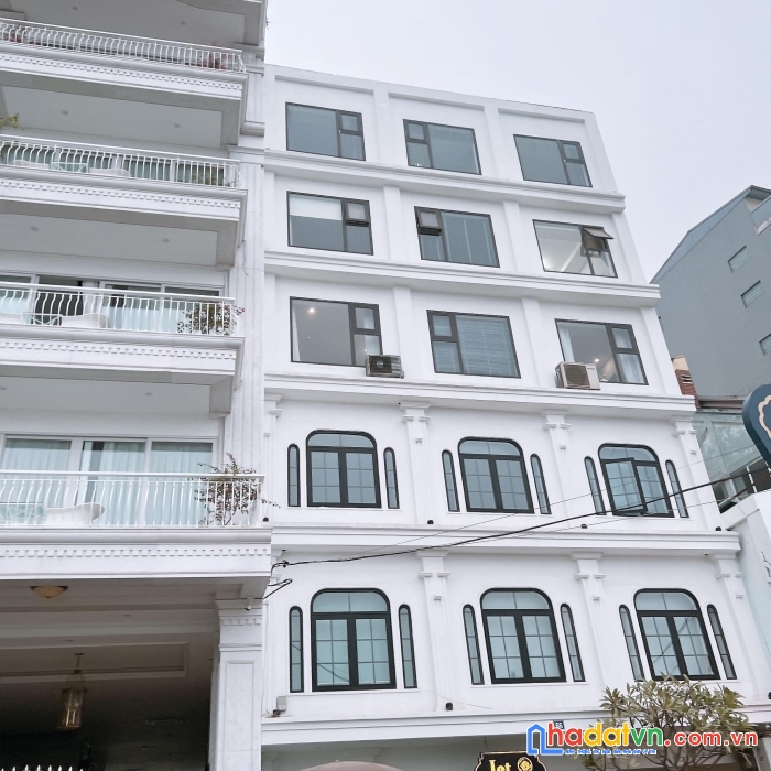 Cần bán toà căn hộ dịch vụ láng hạ - ngã tư sỏ - 80m2 - giá 13,5 tỷ - dòng tiền 120 triệu.tháng