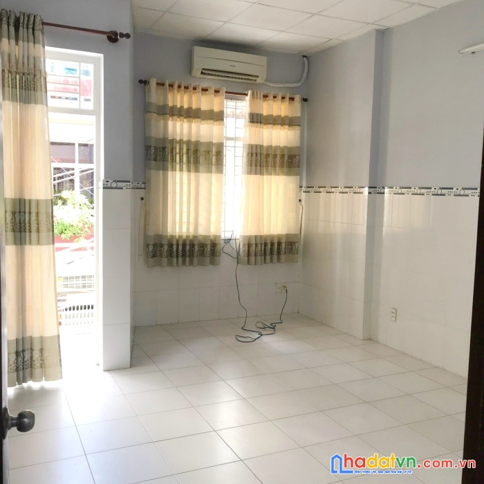 Nhà (4.1x21m) 2 tầng hẻm xe tải đối diện bệnh viện nguyễn tri phương p8q5