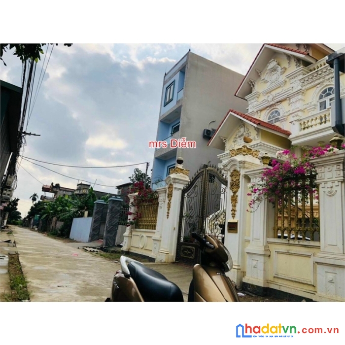 Giá 2.1 tỷ, mrs diễm cần bán 48m đất có nhà 2 tầng ngay chân cầu nhật tân. ngọc giang,