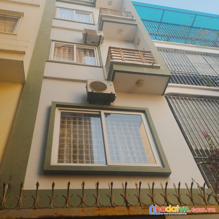 Chính chủ bán nhà lạc long quân - tây hồ. gara. dt 66m2. 5 tầng. giá 10,6 tỷ