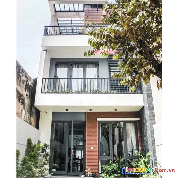 Nhỉnh 3 tỷ, mrs diễm cần bán nhà 3 tầng 60m đẹp ngay tại trung tâm uy nỗ, đông anh.
