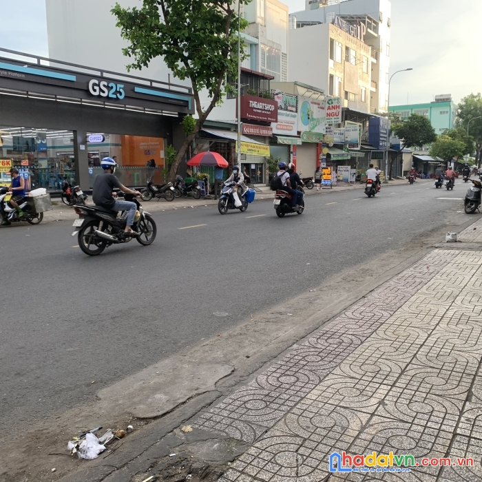 Bán nhà mt cách mạng tháng 8, dt: 4.5/6.2x19m, 4 tầng, 5pn,  hạ 21.9 tỷ