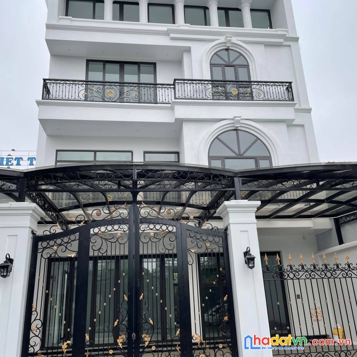 Bán biệt thự 247m2 đẹp nhất khu 31ha trâu quỳ -mặt phố cửu việt đường 22m.0982852808